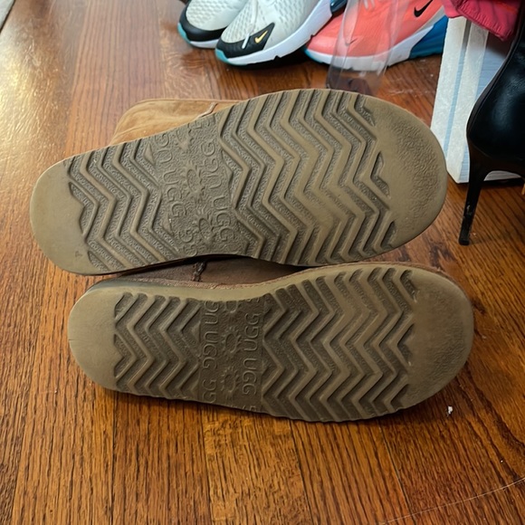 Ugh boots - Picture 3 of 3